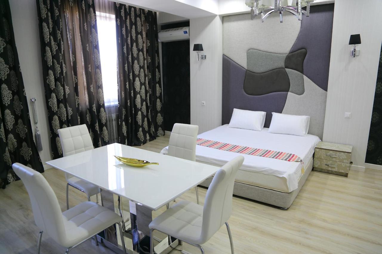 Promenade Boutique Apartment Bişkek Dış mekan fotoğraf